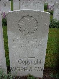 Etaples Military Cemetery - Whitbread, H J